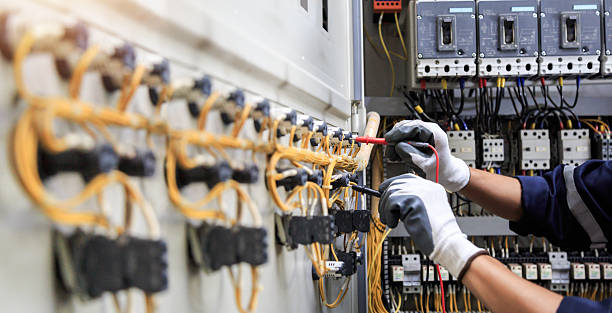 Professional Electrician technician working in Hinton, OK